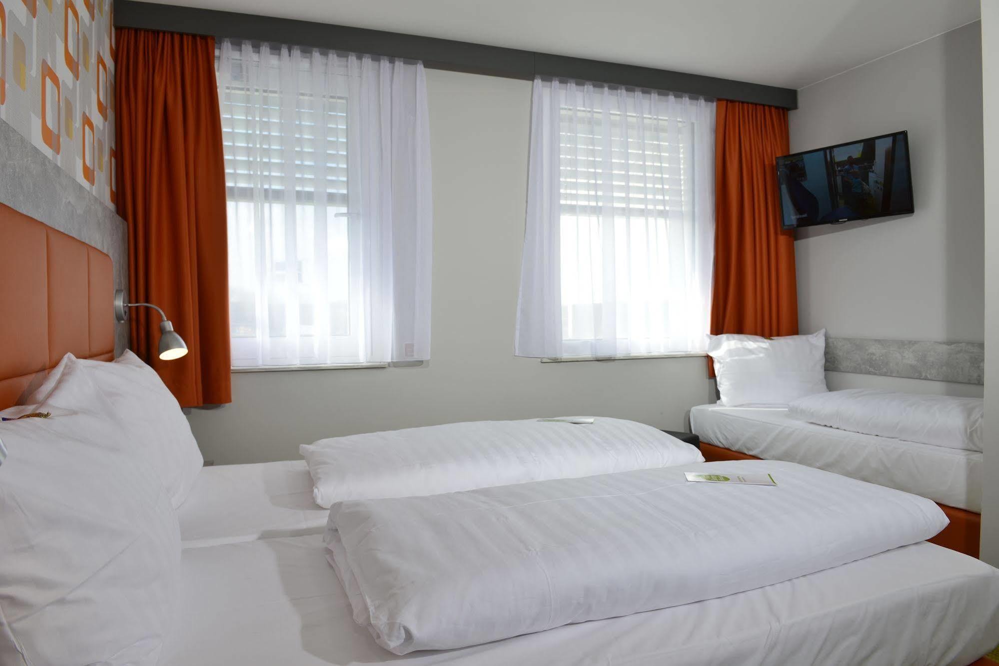 Sleepysleepy Hotel Giessen Linden  Dış mekan fotoğraf
